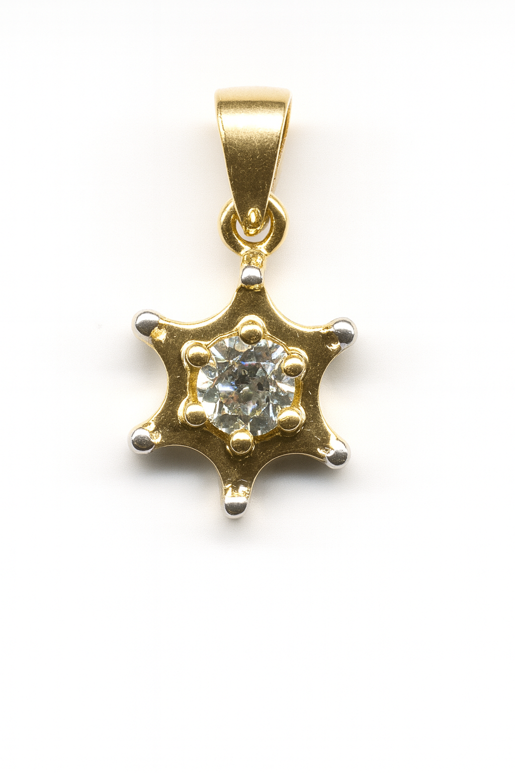 Beautiful 18 Kt Gold  Natural Diamond Pendant